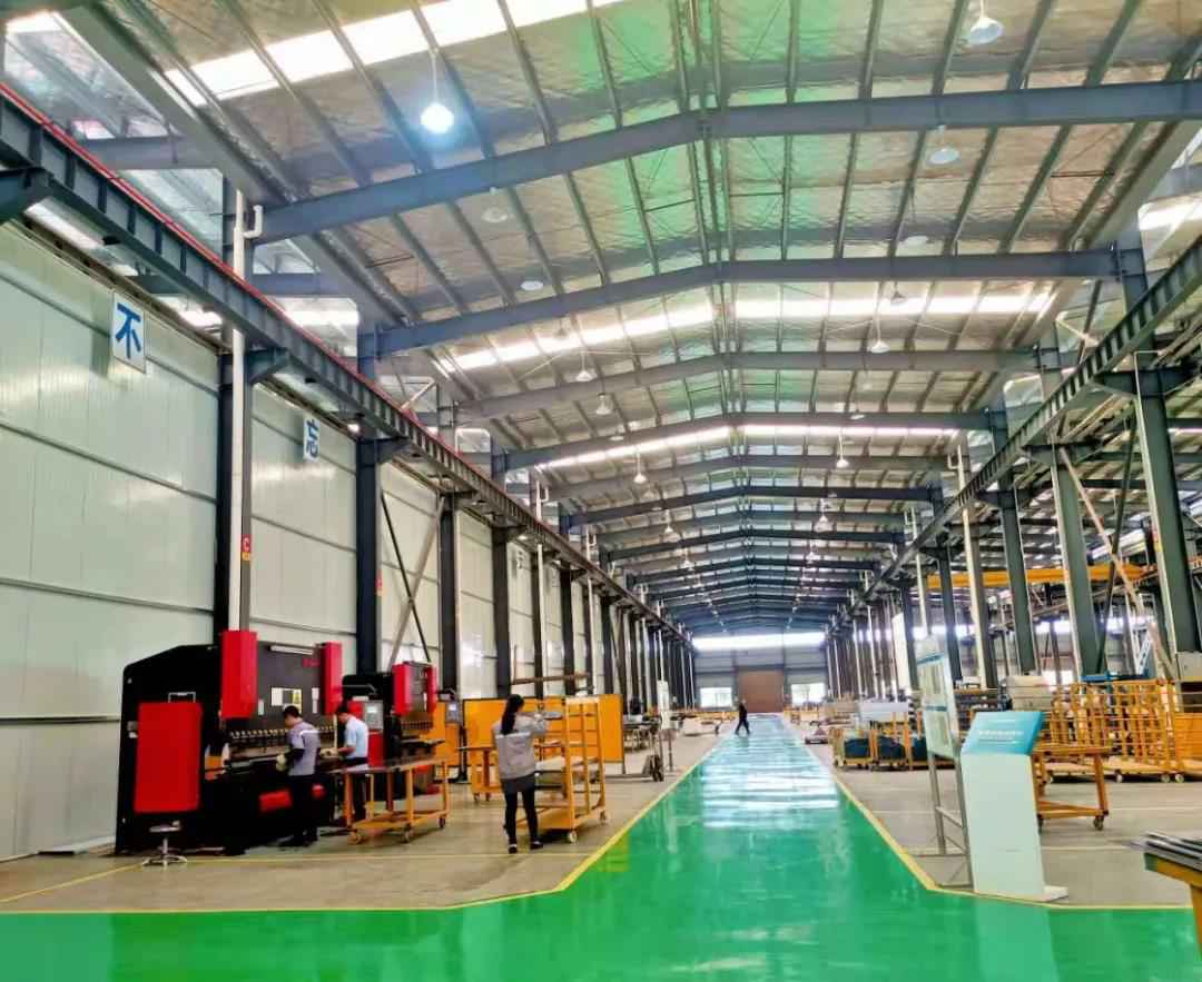 【半岛·官方页网站登录入口-半岛online(中国)湖南生产基地】热火朝天生产忙，高质高效产精品！​